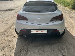 2014 Opel Astra GTC J Рестайлинг, белый, 900000 рублей, вид 4
