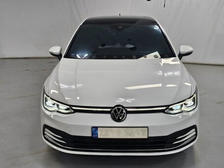 2022 Volkswagen Golf VIII, белый, 2655000 рублей, вид 2
