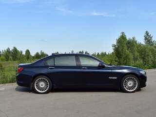 2011 BMW 7 серии Long 750Li xDrive V (F01/F02/F04), синий, 1600000 рублей, вид 3