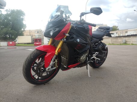2018 BMW S 1000 R, красный, 999000 рублей, вид 5