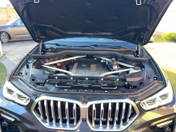 2019 BMW X6 40i III (G06), серый, 9100000 рублей - вид 3