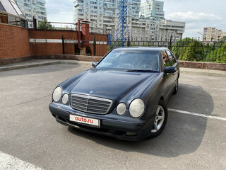 1999 Mercedes-Benz E-Класс 240 II (W210, S210) Рестайлинг, синий, 780000 рублей, вид 1