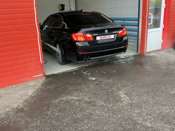 2013 BMW 5 серии 528i xDrive VI (F10/F11/F07), чёрный - вид 3