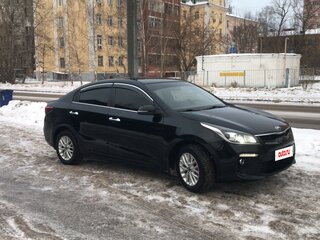 2018 Kia Rio IV, чёрный, 1550000 рублей, вид 1