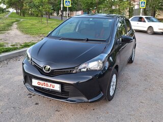 2015 Toyota Vitz III (XP130) Рестайлинг, чёрный, 850000 рублей, вид 3