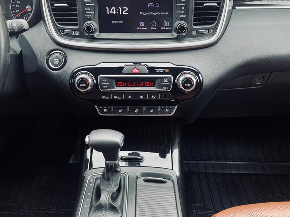 2017 Kia Sorento III Prime Рестайлинг, белый, 2950000 рублей - вид 21
