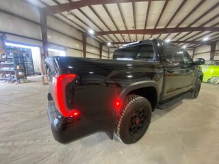 2025 Toyota Tundra CrewMax III, чёрный, 11531336 рублей, вид 5
