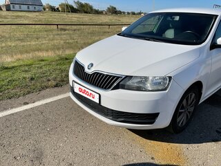 2018 Skoda Rapid I Рестайлинг, белый, 929000 рублей, вид 2