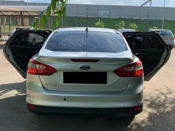 2011 Ford Focus III, серебристый - вид 3