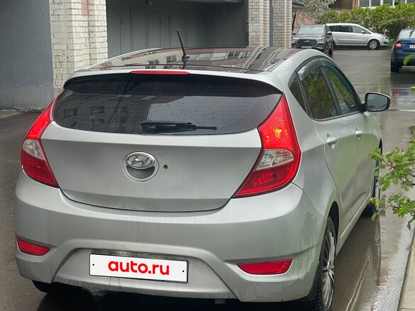 2011 Hyundai Solaris I, серый, 620000 рублей - вид 2