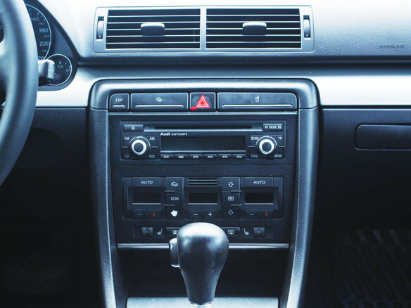 2006 Audi A4 III (B7), чёрный - вид 6