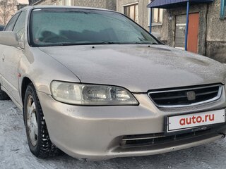 2000 Honda Accord VI, золотистый, 300000 рублей, вид 2