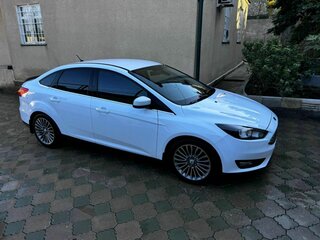 2016 Ford Focus III Рестайлинг, белый, 1100000 рублей, вид 3