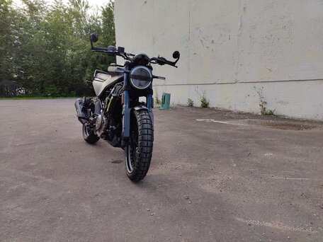 2022 Husqvarna Svartpilen 401, чёрный, 600000 рублей, вид 2