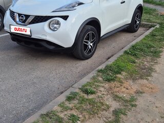 2014 Nissan Juke I Рестайлинг, белый, 850000 рублей, вид 2