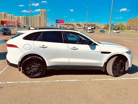 2018 Jaguar F-Pace I, белый, 2750000 рублей - вид 3