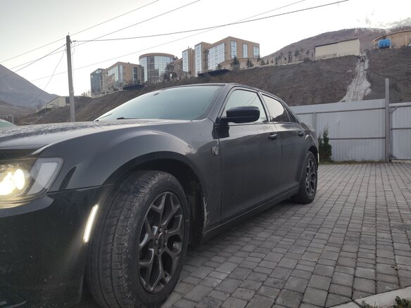2015 Chrysler 300C II Рестайлинг, чёрный, 2500000 рублей - вид 7
