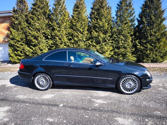 2004 Mercedes-Benz CLK-Класс 200 II (W209), чёрный, 2100000 рублей - вид 3