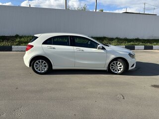 2013 Mercedes-Benz A-Класс 200 III (W176), белый, 1490000 рублей, вид 2