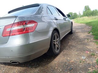 2009 Mercedes-Benz E-Класс 300 IV (W212, S212, C207), серый, 1550000 рублей, вид 3