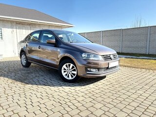 2015 Volkswagen Polo V Рестайлинг, коричневый, 1011083 рублей, вид 1
