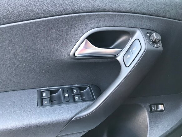 2018 Volkswagen Polo V Рестайлинг, серебристый - вид 11