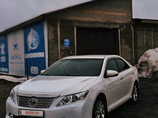 2014 Toyota Camry VII (XV50), белый, 1450000 рублей, вид 3