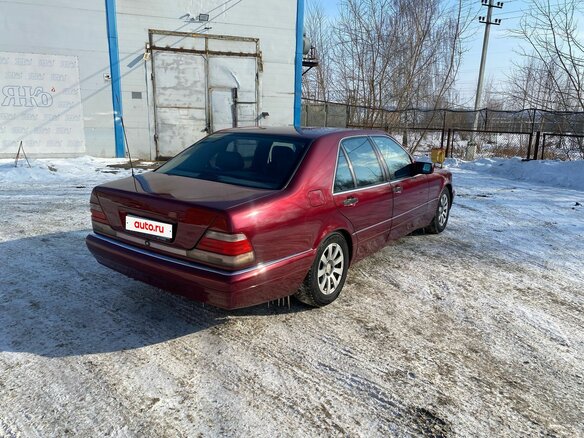 1995 Mercedes-Benz S-Класс 320 III (W140) Рестайлинг, красный, 850000 рублей - вид 4
