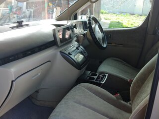 2003 Nissan Elgrand II (E51), серебристый, 1290000 рублей, вид 3