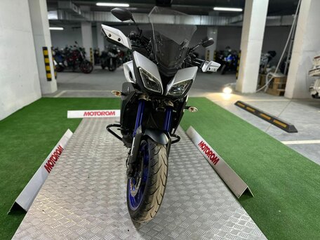 2015 Yamaha MT-09 Tracer (FJ-09), серебристый, 645000 рублей, вид 5