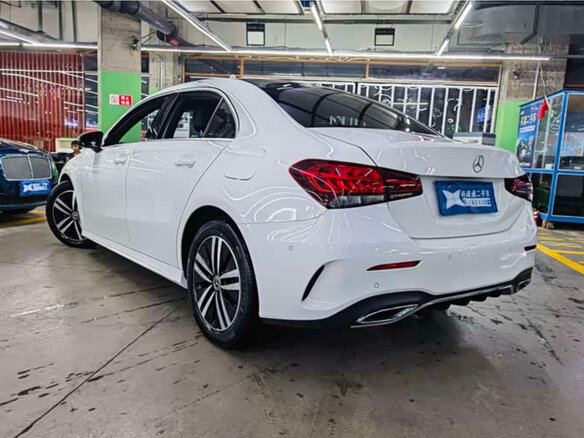 2021 Mercedes-Benz A-Класс 180 Long IV (W177), белый - вид 3