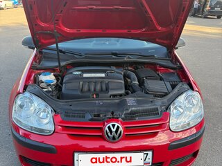 2008 Volkswagen Golf V, красный, 1150000 рублей, вид 3