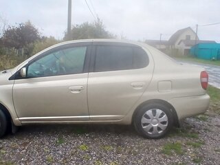 2001 Toyota Platz, бежевый, 300000 рублей, вид 4