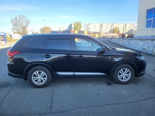 2016 Mitsubishi Outlander III Рестайлинг 2, чёрный, 1900000 рублей, вид 4