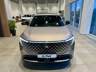 2026 Changan UNI-S I Рестайлинг, золотистый, 3149900 рублей, вид 2