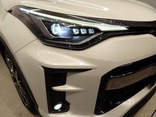 2021 Toyota C-HR I Рестайлинг, белый, 1300606 рублей, вид 2