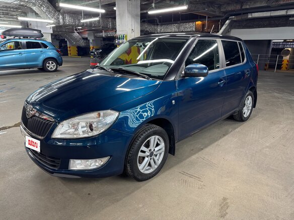 2013 Skoda Fabia II Рестайлинг, синий, 850000 рублей