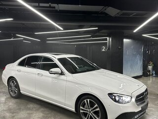 2020 Mercedes-Benz E-Класс 350 V (W213, S213, C238) Рестайлинг, белый, 5000000 рублей, вид 4