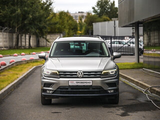 2018 Volkswagen Tiguan II, серебристый, 2199777 рублей, вид 4