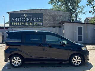 2010 Honda Freed Spike I Рестайлинг, чёрный, 930000 рублей, вид 3