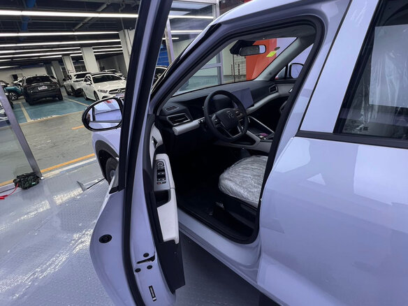 2026 BYD Yuan Up 45.12 kWh, белый, 1620000 рублей - вид 3