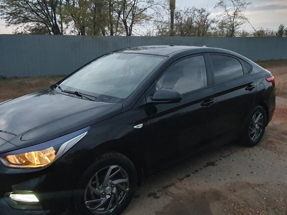 2017 Hyundai Solaris II, чёрный, 1220000 рублей - вид 1