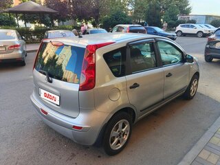 2012 Nissan Note I Рестайлинг, серебристый, 680000 рублей, вид 2