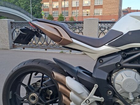 2013 MV Agusta Brutale 675, белый, 585000 рублей, вид 5