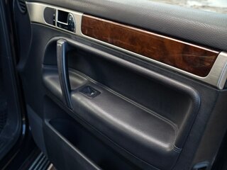 2007 Volkswagen Touareg I Рестайлинг, чёрный, 1150000 рублей, вид 5