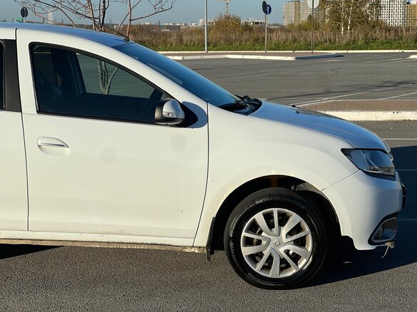 2014 Renault Logan II, белый, 328000 рублей - вид 9