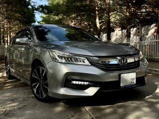2017 Honda Accord IX Рестайлинг, серебристый, 2150000 рублей, вид 1