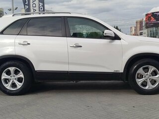 2019 Kia Sorento II Рестайлинг, белый, 2100000 рублей, вид 3
