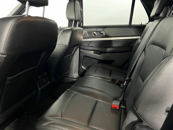 2018 Ford Explorer V Рестайлинг, белый, 2850000 рублей - вид 10