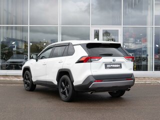 2022 Toyota RAV4 V (XA50), белый, 4200000 рублей, вид 2